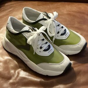 Voile Blanche Olive and White Women's Sneakers - Like New